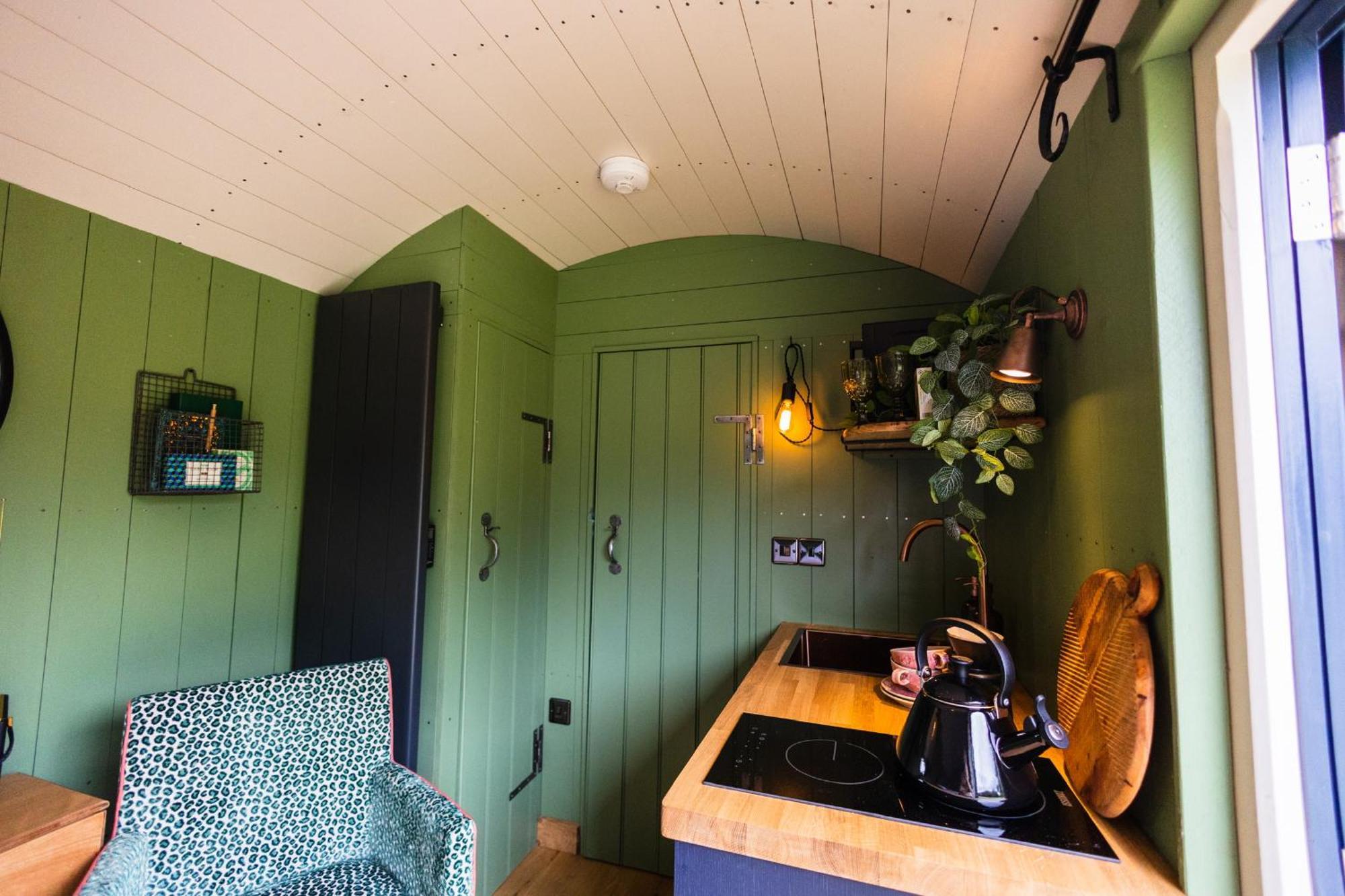 Toadland Shepherd Huts Apartment *