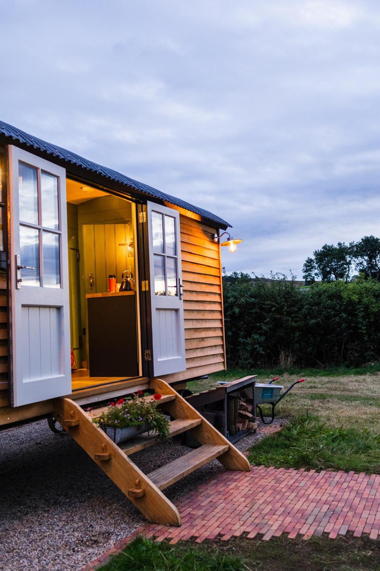 Toadland Shepherd Huts Apartment *