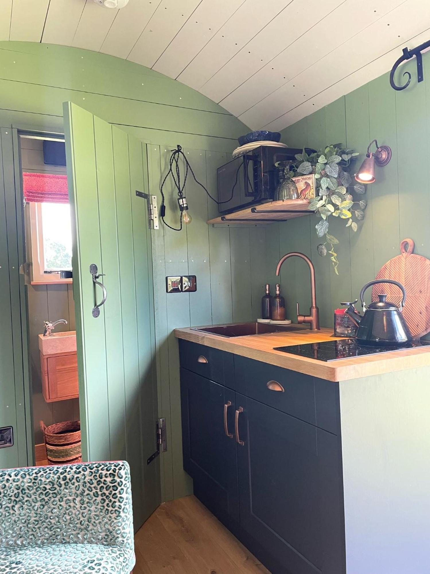 Toadland Shepherd Huts Apartment *