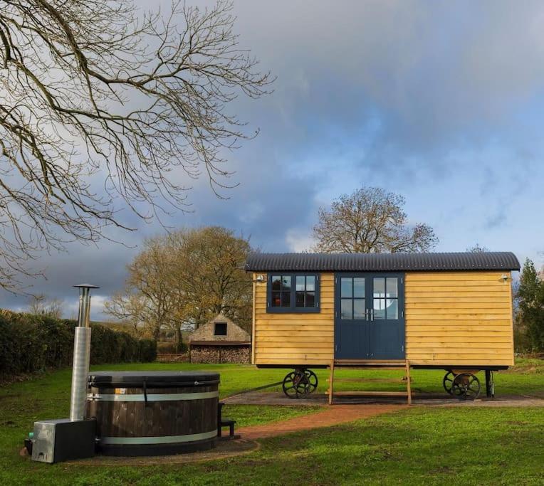 Toadland Shepherd Huts Apartment *